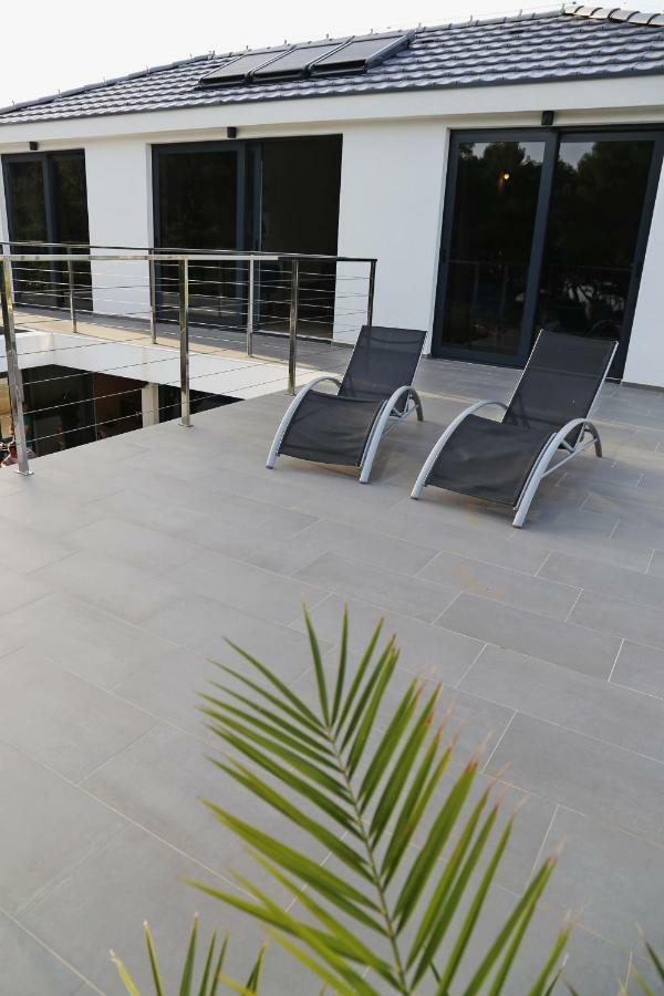 Seaside villa at Prizba Exterior foto